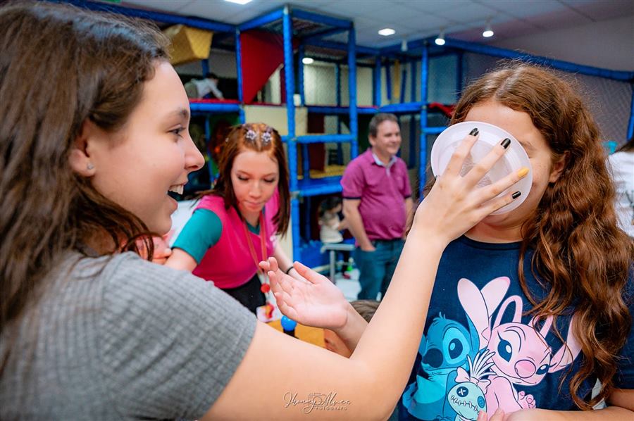 Recreação com brincadeira em grupo